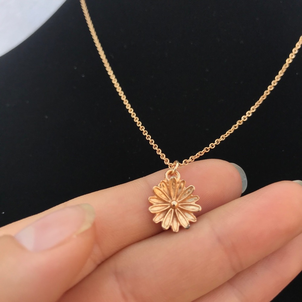 Dainty WISH Flower Necklace -tiny flaw - Picture 3 of 7